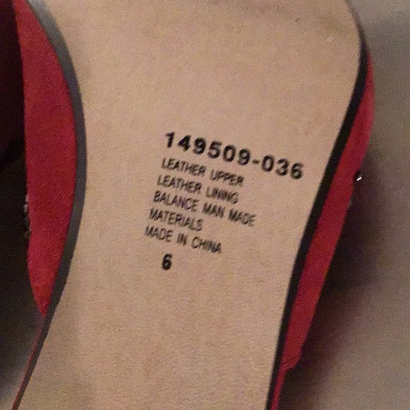 Colin Stewart red suede mules with open weave rhinestone, 3” heel. Size 6 - Picture 4 of 8